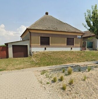 Ponúkam na predaj 2-izb. rodinný dom vo Dvoroch nad Žitavou