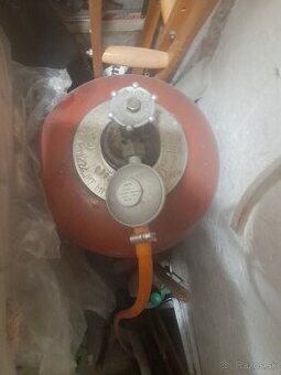 Plynova bomba