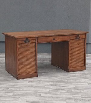 Stôl písací starožitný roletový.