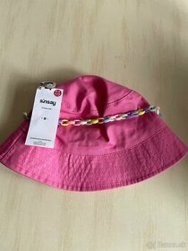 Dievčenský klobuk