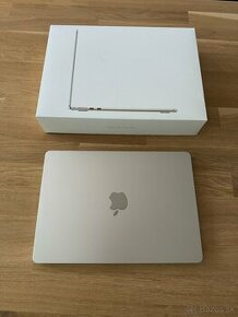 MacBook Air 13,6 / M2 / 8GB RAM / 256GB / starlight / zaruka