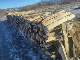 Palivové drevo obrezky balíky buk smrek palety metrovica