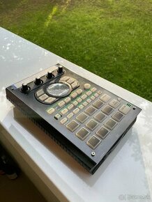 Roland SP-404 legendarny sampler