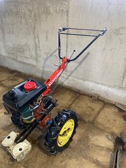Vari  malotraktor