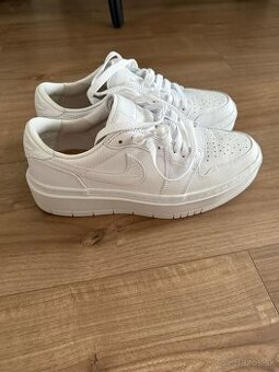 Nove teniwky Nike Jordan limitka kozene 40,5