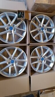 R18 5x114,3 mm BORBET strieborné HYUNDAI