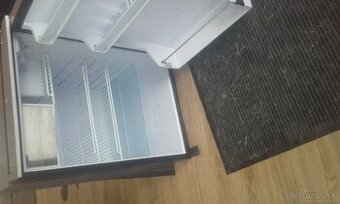 Chladnička Isotherm el 130..12/24V
