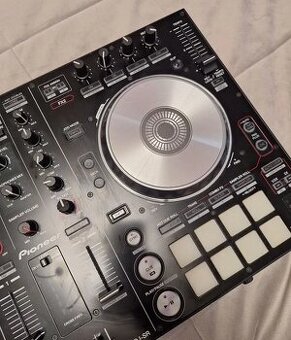 Dj kontrolér pioneer ddj -sr