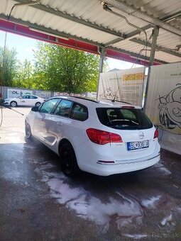 Opel Astra J Sports Tourer
