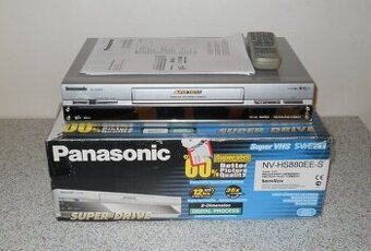 S-VHS-ET videorekordér Panasonic NV-HS880.