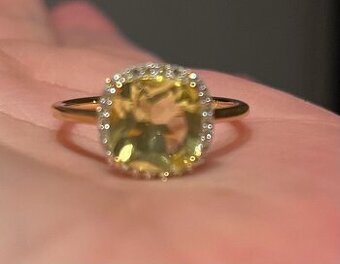 Zlatý Prsteň diamanty a Peridot