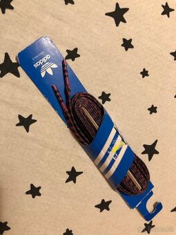 nove snurky adidas pruzkovane