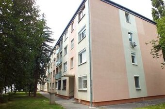 Na prenájom 3-izbový byt s vynikajúcou polohou v Galante