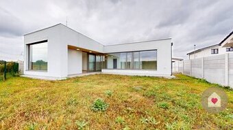 KOSTOLIŠTE - Skolaudovaná novostavba V ŠTANDARDE s hliníkový