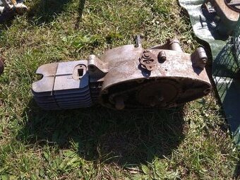 Motor Jawa 555