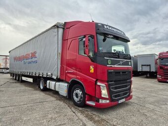 VOLVO+NAVES