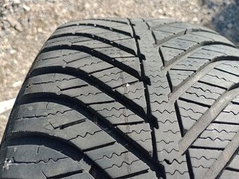 Predam 2ks pneu 205/55/r16 zimne   94V  Goodyear