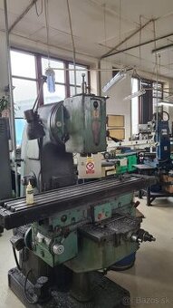 Vertikální frézka TOS FA 3 AV