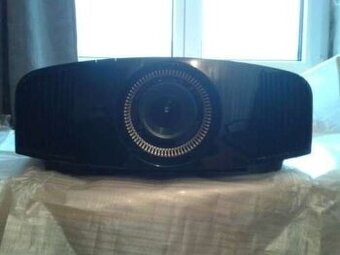 Projektor Sony VPL-VW500ES SXRD