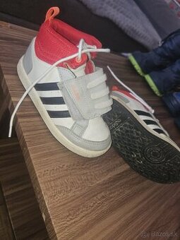 Adidas tenisky