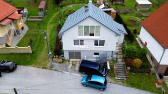 GELNICA - veľmi pekný 3 podlažný rod. dom po rekonštrukcii.