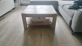 Konferenčný stolík masiv