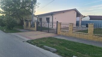 Rodinný dom vo Veľkom Bieli - 1