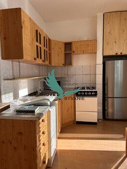 Prenájom - 2 izbový byt vo Valaskej - 1