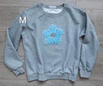 Nová mikina, veľkosť M