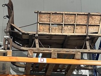 Staré 110 ročné sane