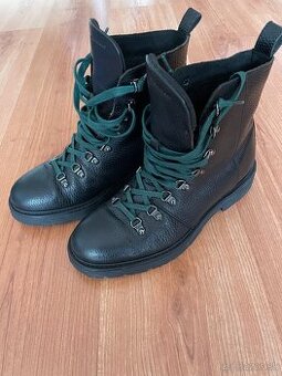 Predam Tommy Hilfiger v.41