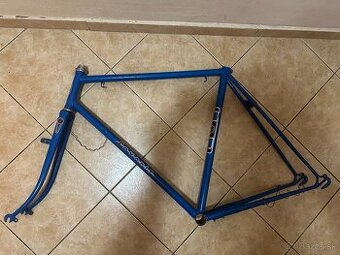 Favorit F8 pekný rám