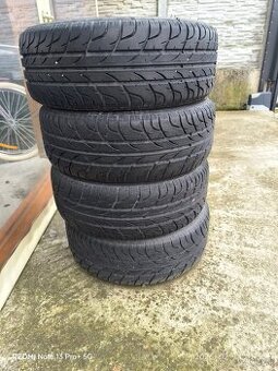 Plechové disky s pneu R15