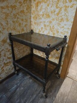 Rustikálny servírovaci stolík