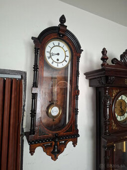 Predám funkčné starožitné nástenné hodiny tiché Altdeutsche