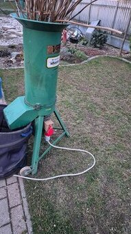 Predám drvič konárov VORAN a ovocia,repy