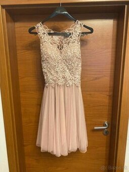 Spoločenské svetloružové šaty