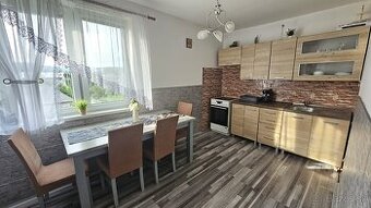 3-IZBOVÝ BYT (82 M²) S KRBOVÝM VYKUROVANÍM A BALKÓNOM