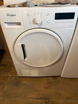 Pokazena sušička whirlpool