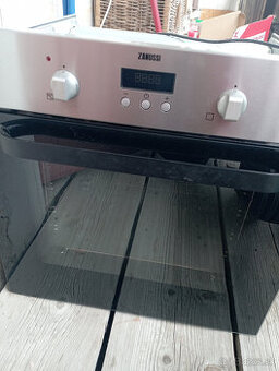 Vstavaná elektrická rúra Zanussi