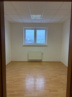 KANCELÁRSKE PRIESTORY 126m2 HOLUBYHO ULICA, JUH