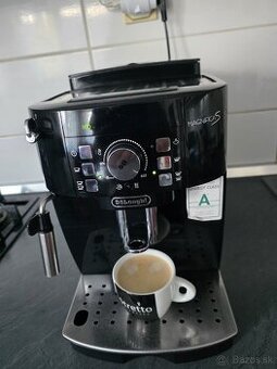 Kavovar Delonghi