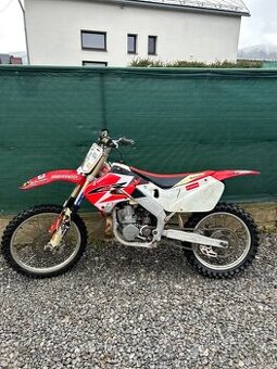 Predám Honda cr 250
