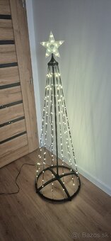 LED Vianočný stromček.