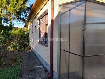 Rodinný dvojdom Zemné