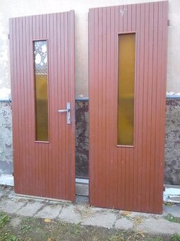 DVOJKRÍDLOVÉ VCHODOVÉ DVERE Z MASÍVU,