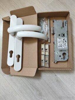 Plastova klucka na vchodove dvere + prevodka s bočnou lištou