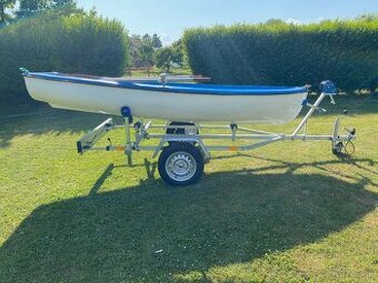 Predám laminátový čln s prívesom