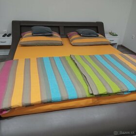 Velka manzelska postel bez matracov