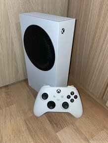 Xbox series s 512gb s hrami xbox